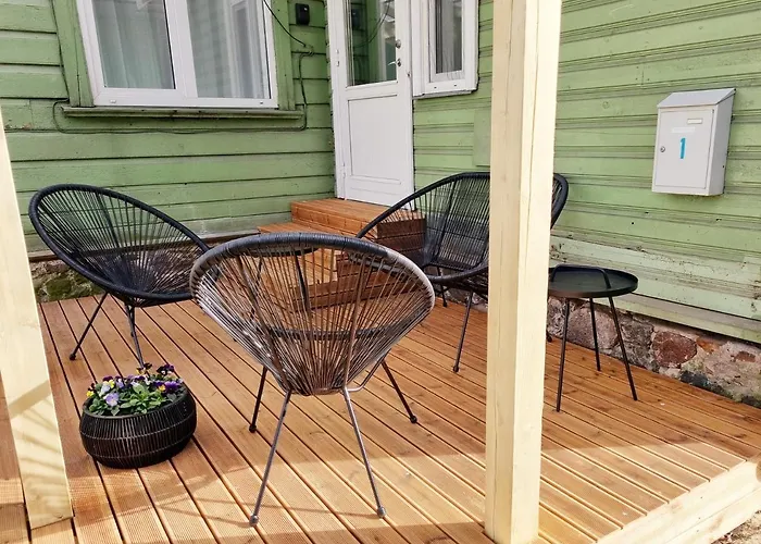 Supeluse 7-1 Guest By Annalie Παρνού